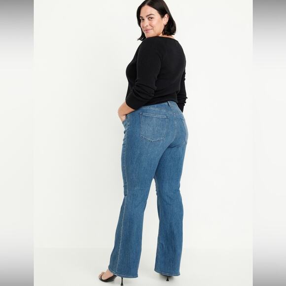 NWT Old Navy High-Waisted Wow Flare Jeans in Medium Campeche Wash Plus Size 22 - Picture 3 of 15